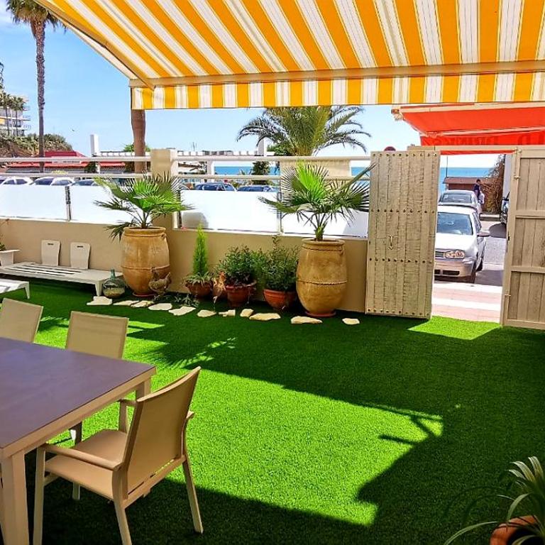 Apartamentos LOLA y MANUELA en primera línea playa Carihuela con excelente Terraza-jardin de 80 m2 frente al Mar con aparcamiento privado Ideal para descansar oyendo las olas del Mar - Apartamento - 17