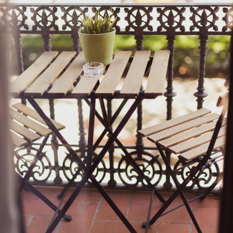 Hostal Live Barcelona - Double or Twin Room - 7
