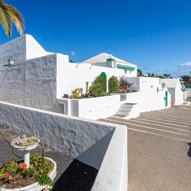 The Beach House - Central location - Private Plunge Pool - Roof Terrace - 100m to Beach - Casa - 25