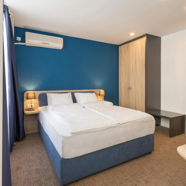 Premium Crown Suites - Soba sa Bračnim Krevetom (King-size) i Balkonom - 5