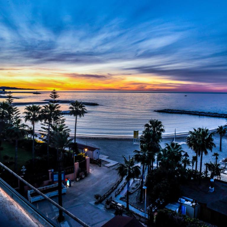 Gran Hotel Guadalpín Banus - Suite Junior Deluxe con terraza, bañera de hidromasaje y vistas al mar - 2