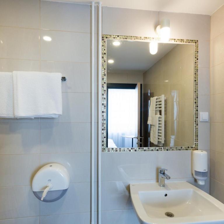 Premium Crown Suites - Dvokrevetna Soba sa Bračnim Krevetom i Terasom - 20