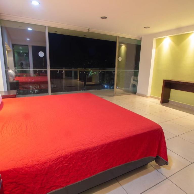 Ramada by Wyndham Acapulco Hotel & Suites - Suite Master de 2 dormitorios - 1