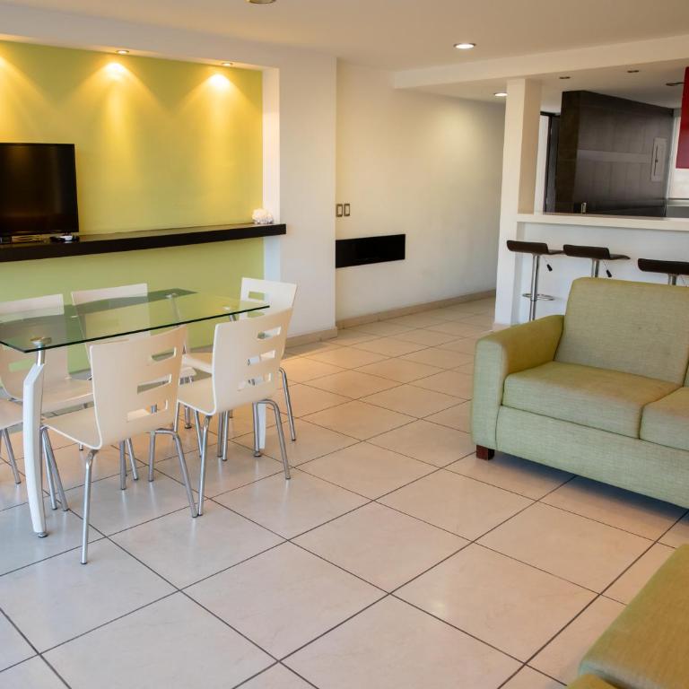 Ramada by Wyndham Acapulco Hotel & Suites - Suite Senior de 2 dormitorios - 5
