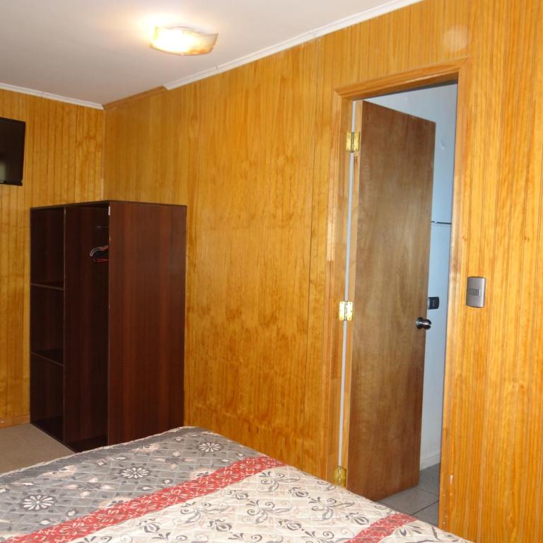 Hostal Santa Fe - Habitación Familiar con baño privado - 11