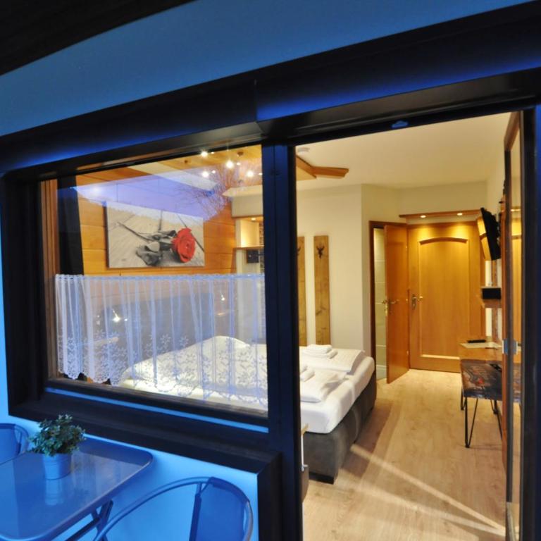 Pension & Apartments Weissbriach - Doppelzimmer mit Balkon - 9