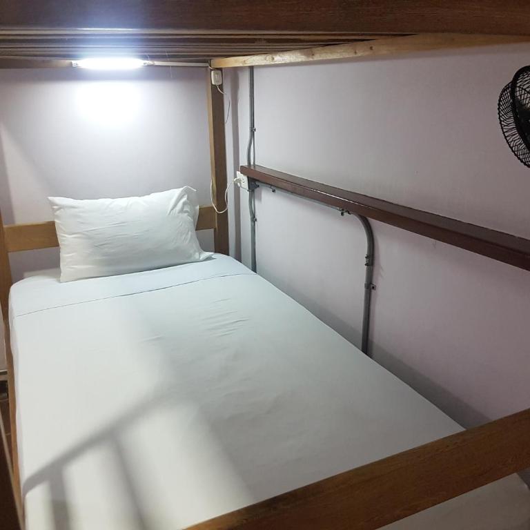 Purple Monkey Hostel - Cama en habitación compartida con 4 camas - 4