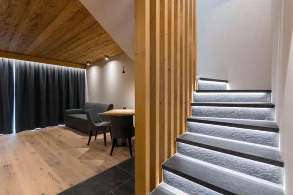 Arnica Mountain Hotel - Suite - 1
