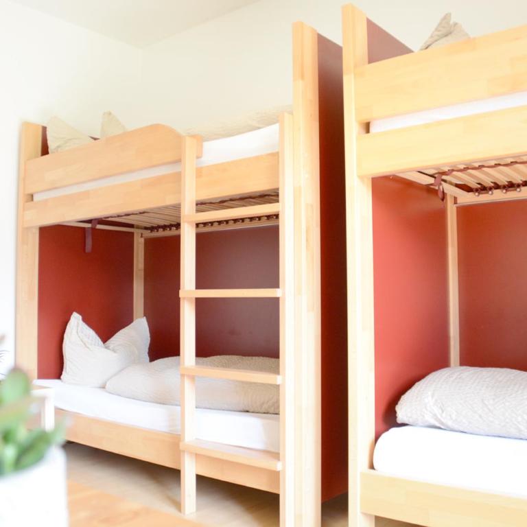 Pension Almhof Baumgarten - Familienzimmer mit Dusche - 1