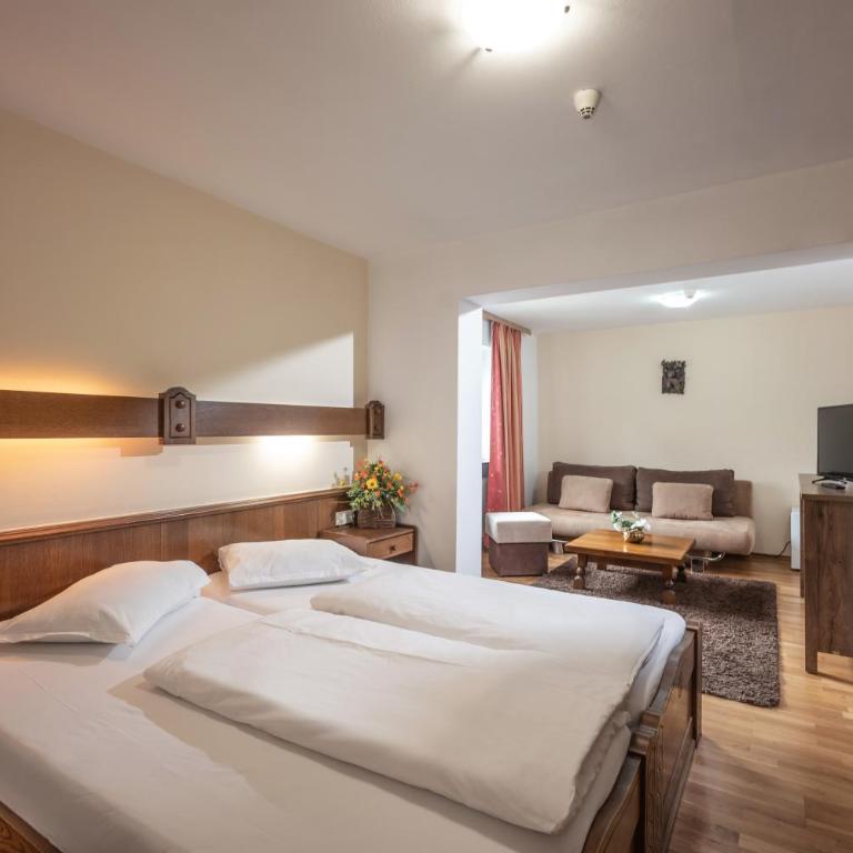 Alpenhotel Edelweiss - Doppelzimmer mit Zustellbett - 5
