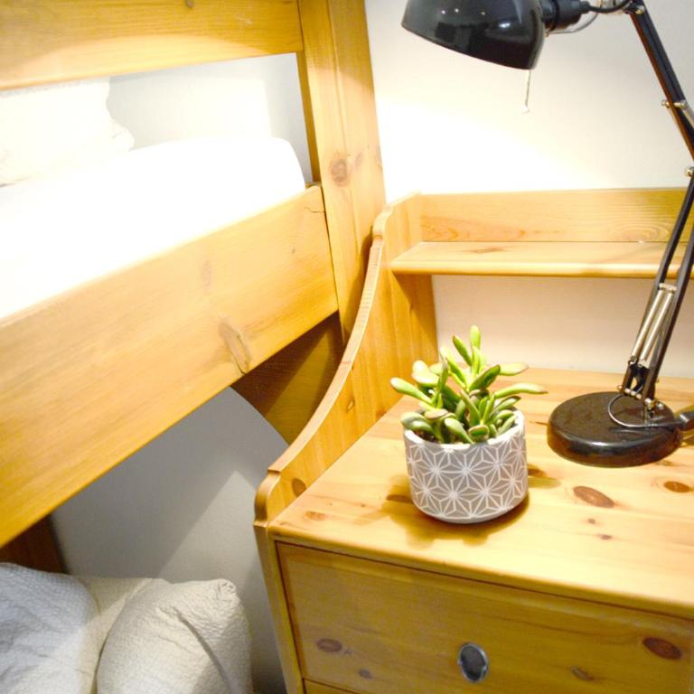 Pension Almhof Baumgarten - Familienzimmer mit Balkon - 8