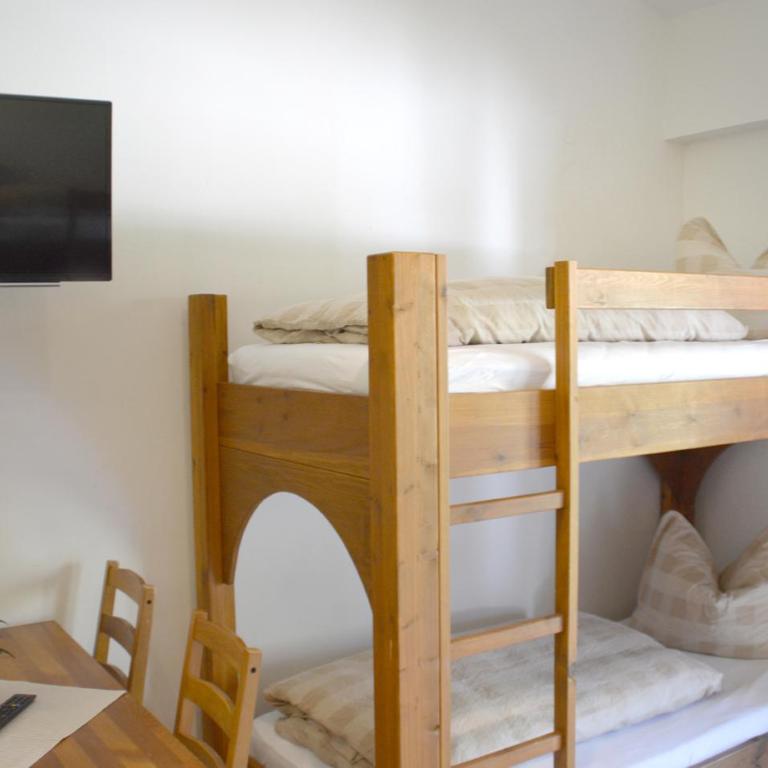 Pension Almhof Baumgarten - Familienzimmer mit Balkon - 5