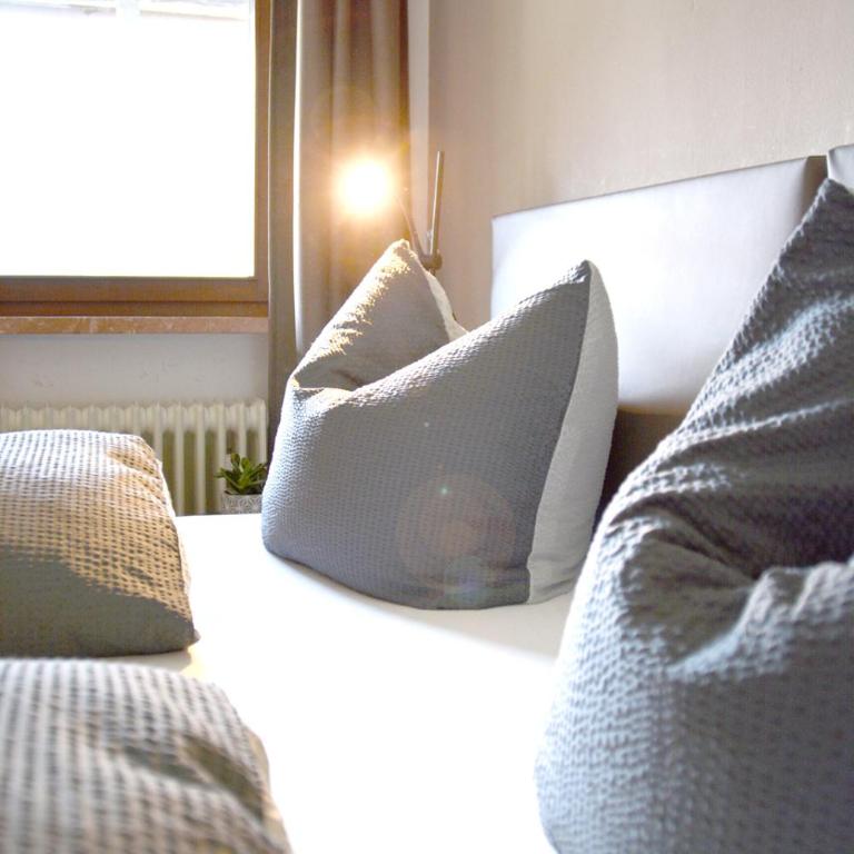 Pension Almhof Baumgarten - Doppelzimmer mit Balkon - 1