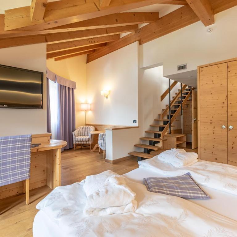 Alpholiday Dolomiti Wellness & Family Hotel - Suite Junior Deluxe - 2