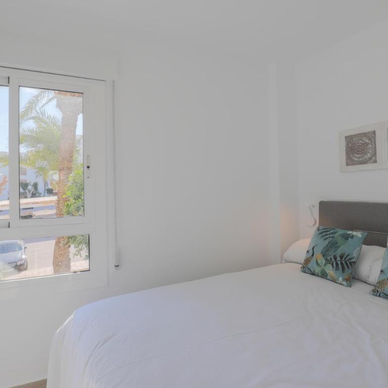 Stay In Gran Alacant - Three-Bedroom Apartment - 18