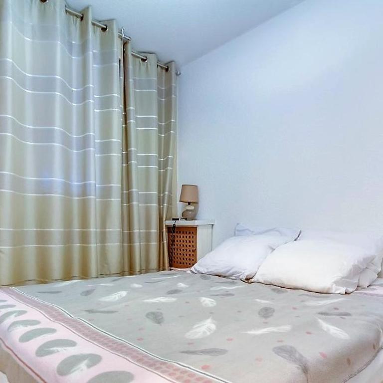T 2 tout confort avec terrasse vue mer et montagne. - One-Bedroom Apartment - 3