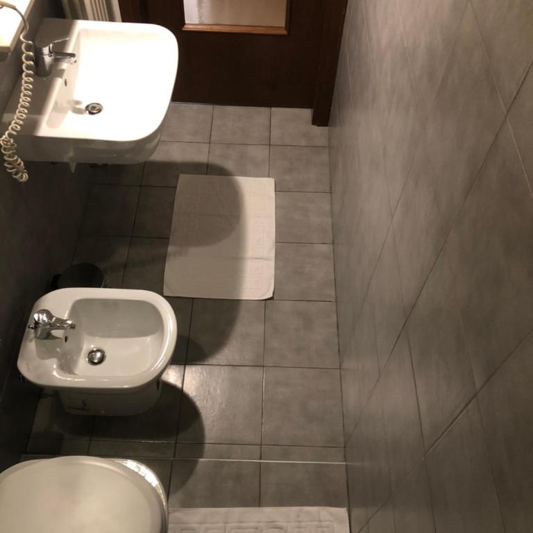 Ai Leoni - Camera Matrimoniale con Bagno Privato - 6