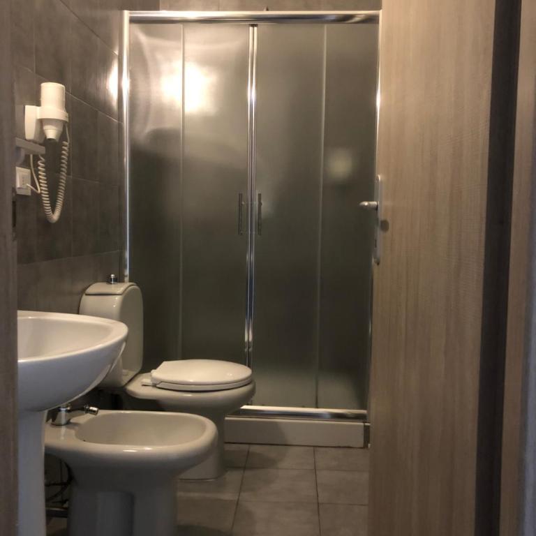 Ai Leoni - Camera Singola con Bagno Privato - 3