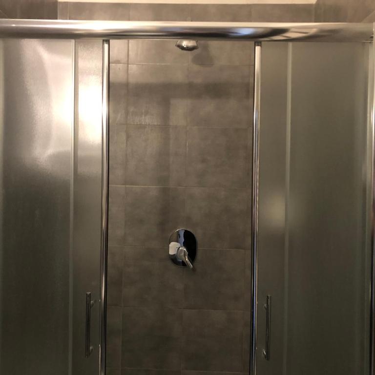 Ai Leoni - Camera Singola con Bagno Privato - 5