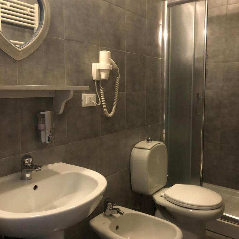 Ai Leoni - Camera Singola con Bagno Privato - 6