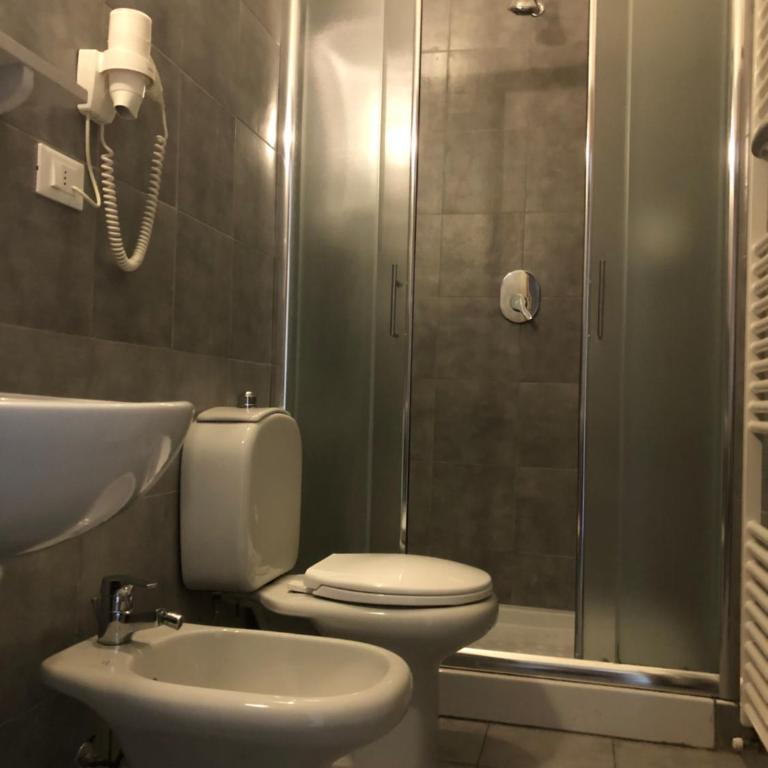 Ai Leoni - Camera Singola con Bagno Privato - 7