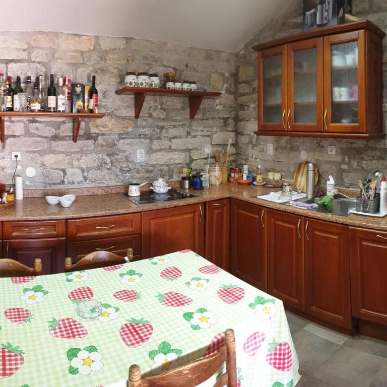 Guest House Maza - Five-Bedroom House - 40