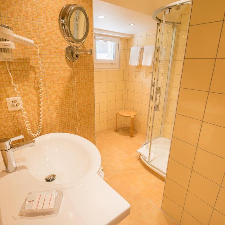 Hotel Berghof Amaranth - Familienzimmer (2 Erwachsene + 2 Kinder) - 7