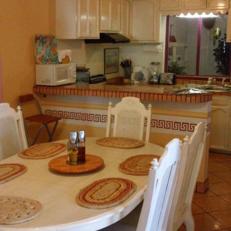 Welcome To Casa OLE Playas de Tijuana 5-Rooms 14-Guests close to Shoping Center & Beach - Three-Bedroom House - 28