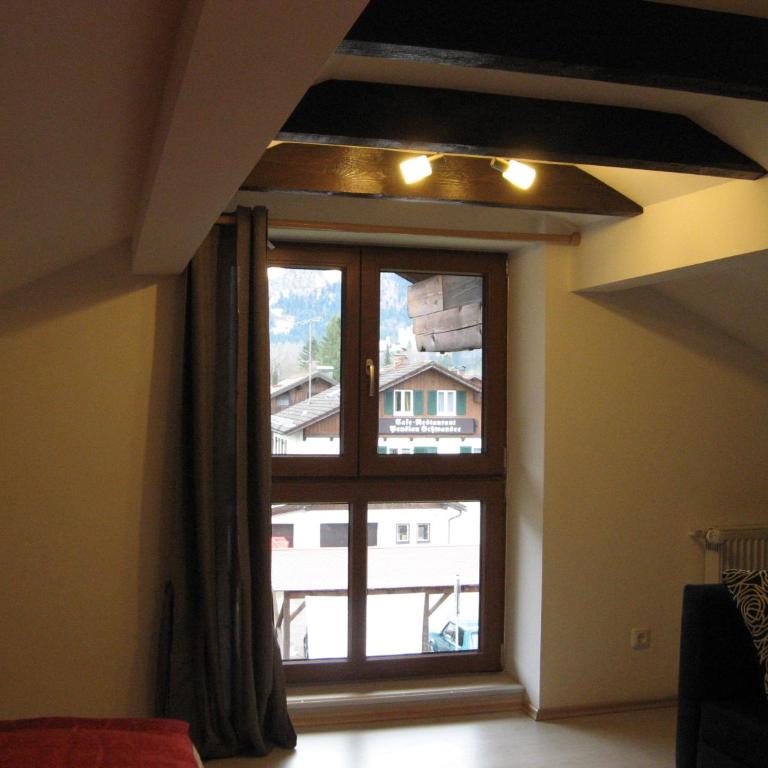 Haus Alpenrose - Apartamento con vistas al castillo - Ático - 3