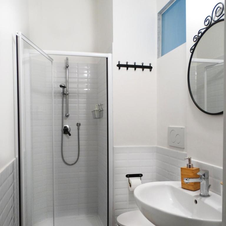 By Grace - Camera Tripla con Bagno Privato Esterno - 2