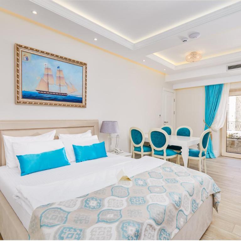 Hotel Libertas - Deluxe Suite with Balcony and Sea View - 6