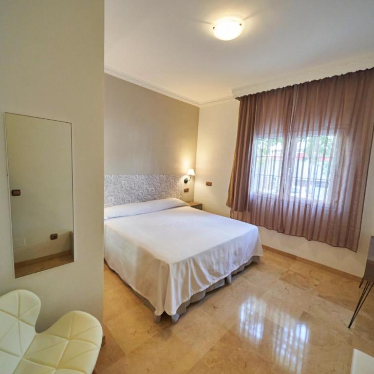 Hotel Bajamar Centro - Habitación Doble - 1 o 2 camas - 4