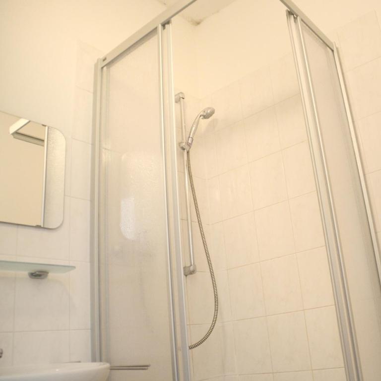 Pension Almhof Baumgarten - Familienzimmer mit Dusche - 2