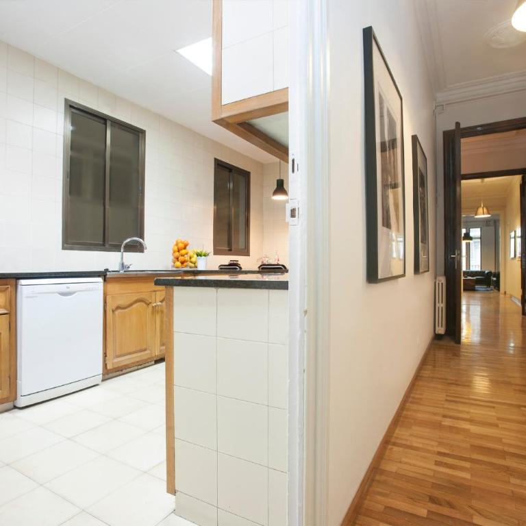 Be Barcelona Plaza Catalunya - Six-Bedroom Apartment - Balmes, 23 - 10