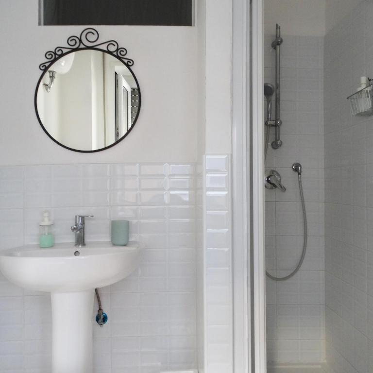 By Grace - Camera Matrimoniale con Bagno Privato - 3
