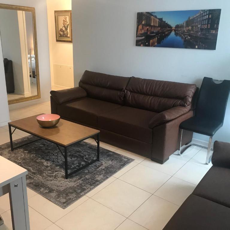 Baynunah Suites Aparthotel - Three-Bedroom Apartment - 13