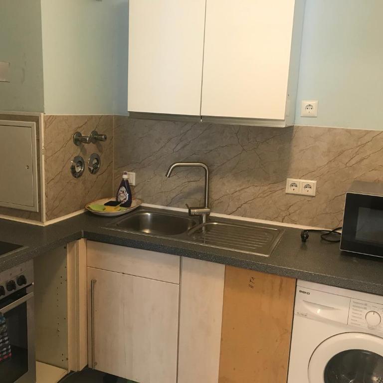 Baynunah Suites Aparthotel - Three-Bedroom Apartment - 10
