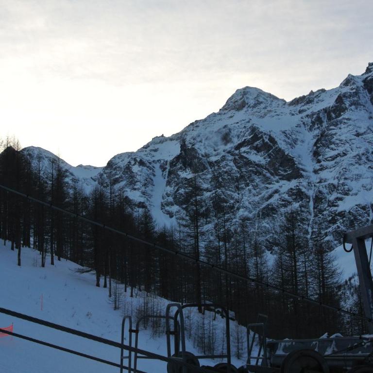 BASE CAMP alpine apartments - Standard One-Bedroom Apartment - Separate Building - 6