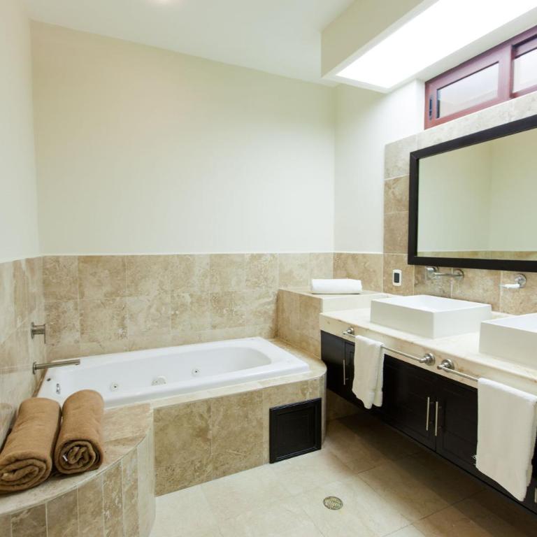 El Faro 304 CORAL 3 Bdr Penthouse - Three-Bedroom Apartment - 13