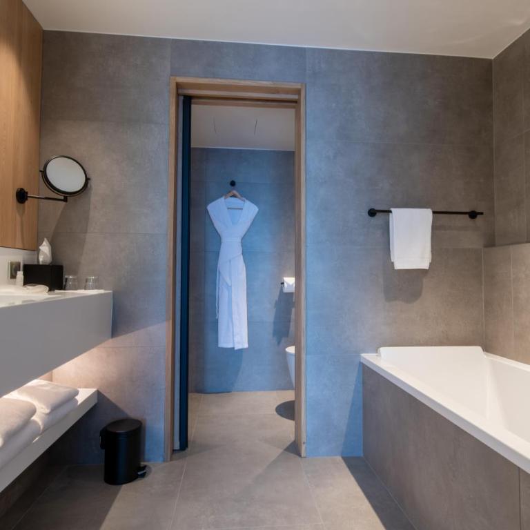 Best Western Premier Hotel de la Paix - Grande Chambre Lit King-Size de Luxe - 4
