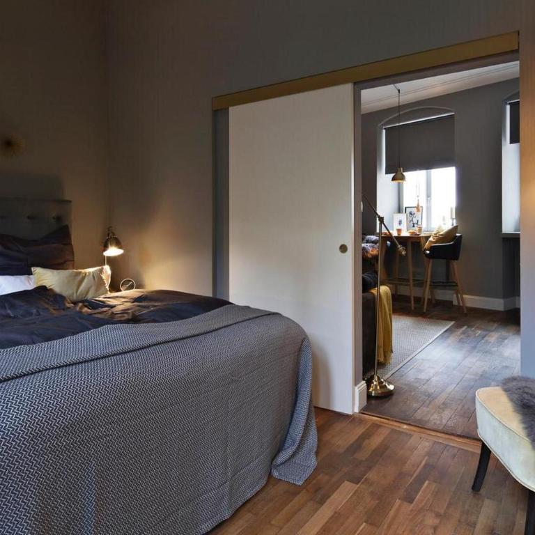 Chase Apartments-Boutiquehotel Style I - Ferienwohnung mit 2 Schlafzimmern über einer Bar - 5