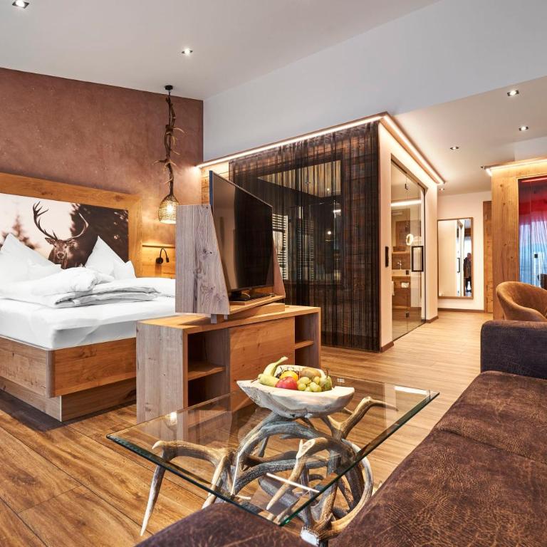 Wellness- und Bierhotel Adam Bräu - Superior Suite - 3