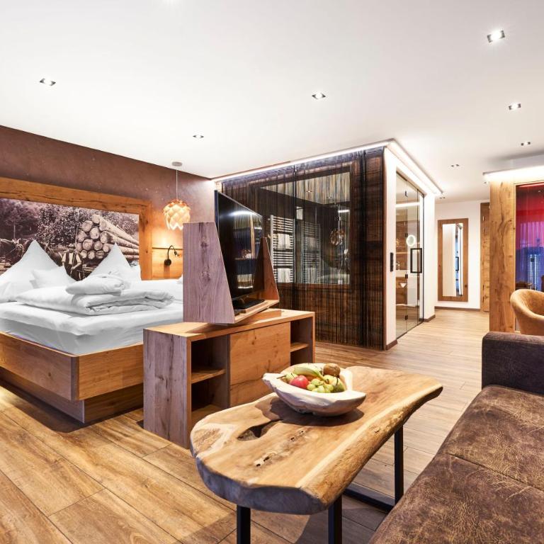 Wellness- und Bierhotel Adam Bräu - Superior Suite - 4