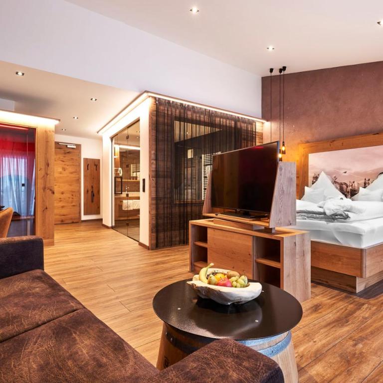 Wellness- und Bierhotel Adam Bräu - Superior Suite - 4