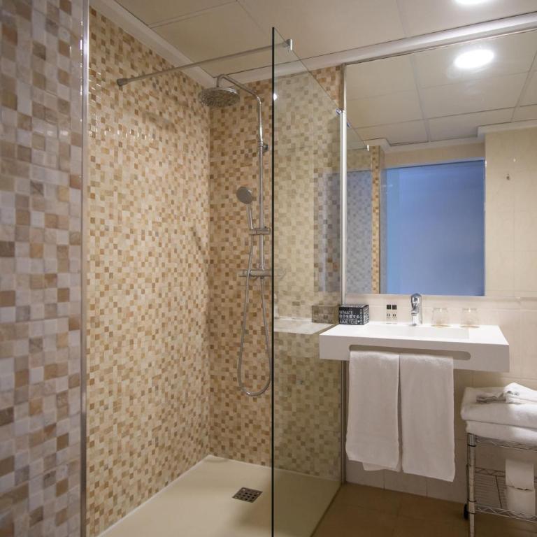 Hotel Cap Negret - Habitación Triple (3 adultos) - 1