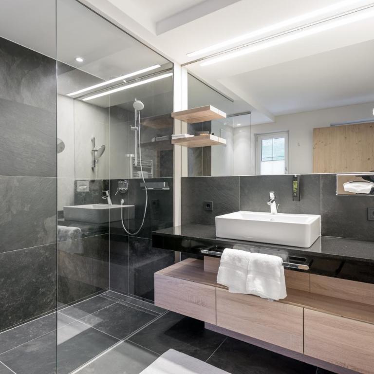 AlpenParks THE SECRET Sölden - Suite mit 2 Schlafzimmern und Balkon - 3