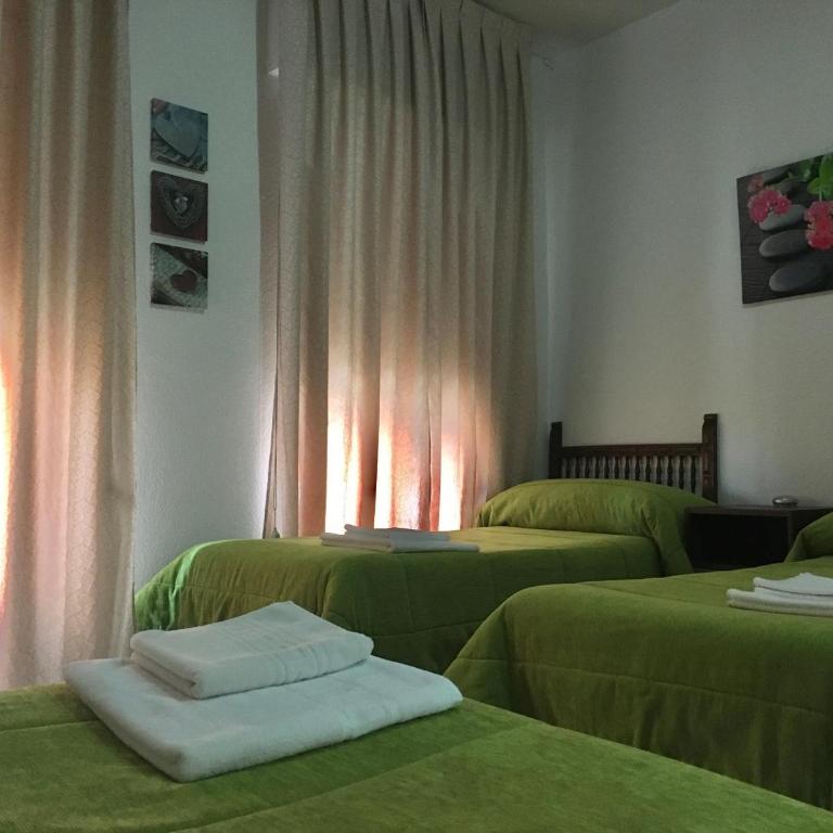 Hostal Santa Barbara - Habitación Triple - 1