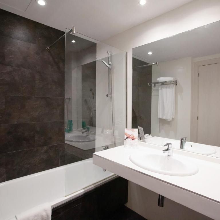 Hotel Concordia Barcelona - Comfort Double or Twin Room - 2