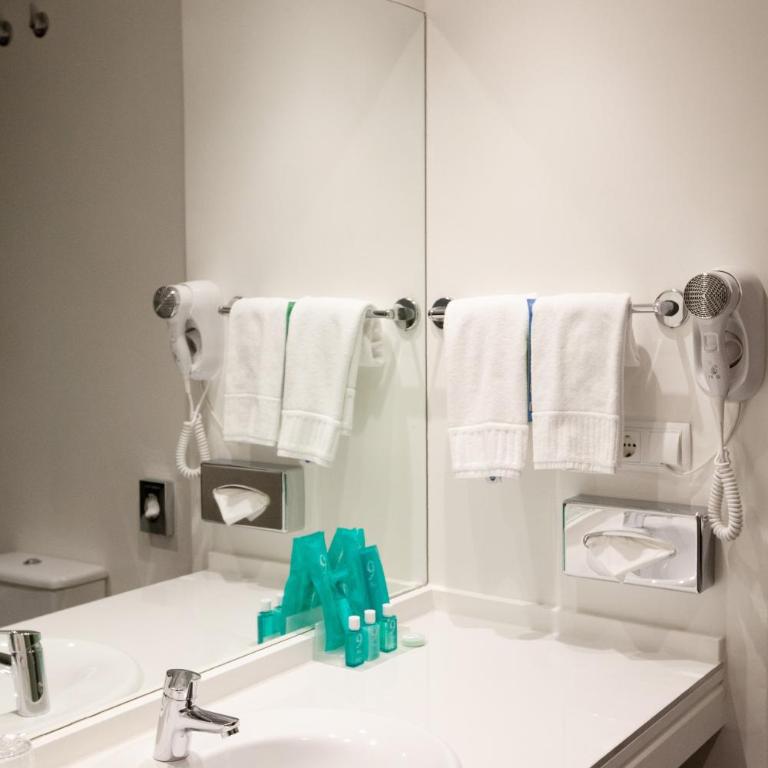 Hotel Concordia Barcelona - Comfort Double or Twin Room - 14