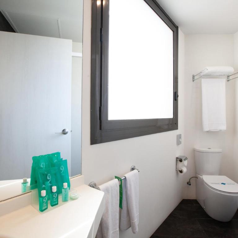 Hotel Concordia Barcelona - Basic Double Room - 2